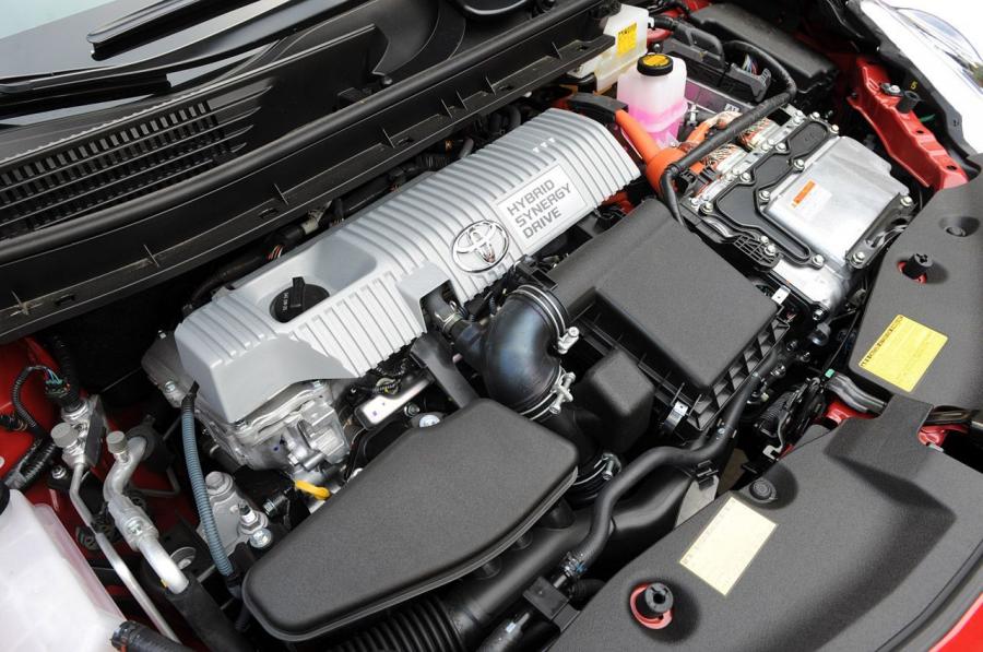  Toyota Prius V 2011 года  (фото 141 из 208)